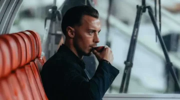 تحذير لجمهور الخليج.. يايسله يجهز 4 مفاجآت في قمة الأهلي السعودي المرتقبة